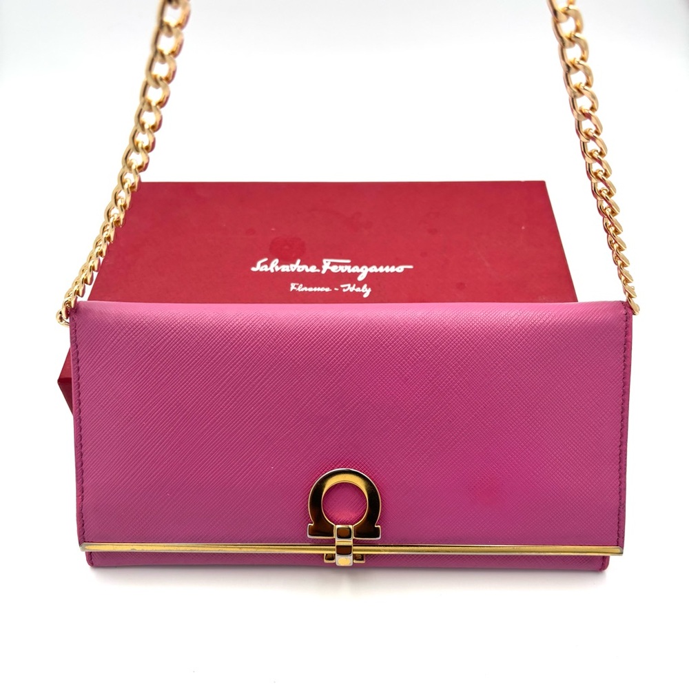 Salvatore Ferragamo‎ Pink Leather Wallet
